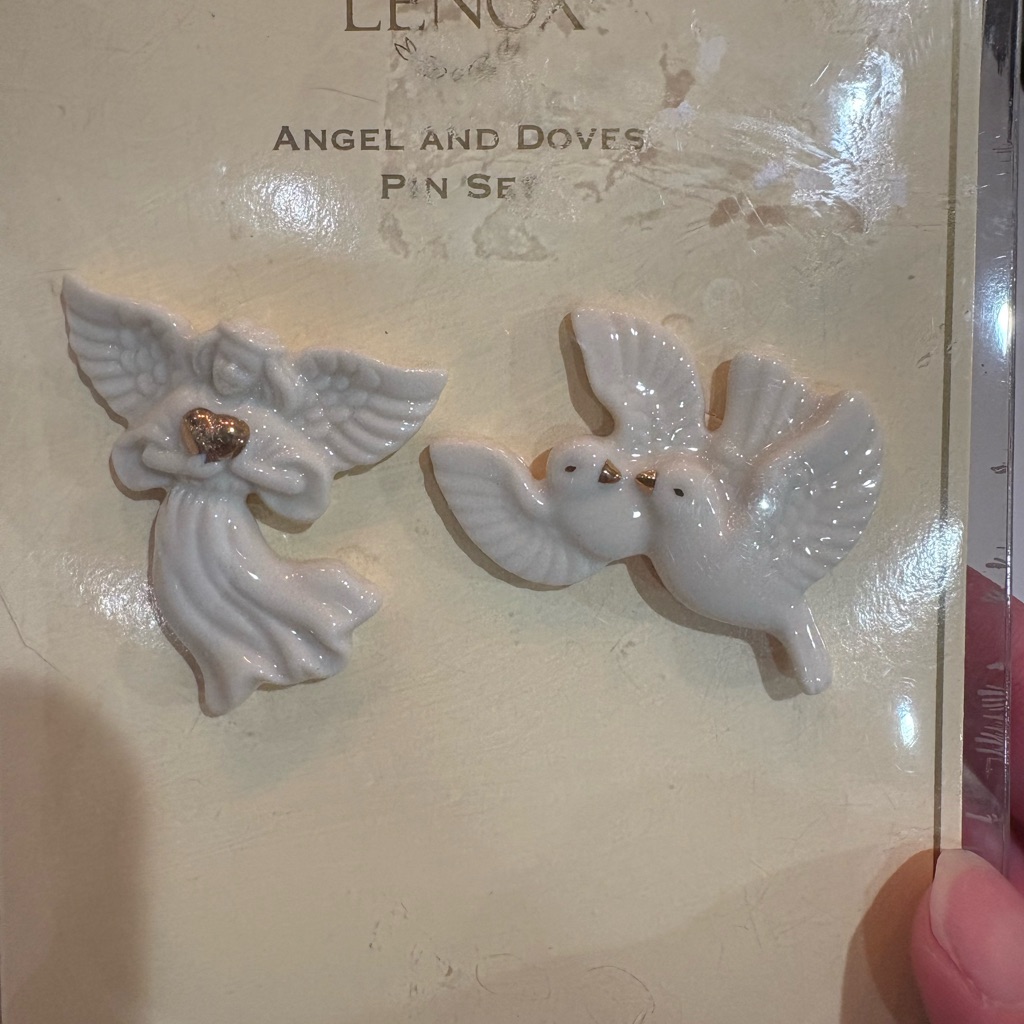 Lenox White Porcelain Angel And Doves Pin Set With Gold Accents